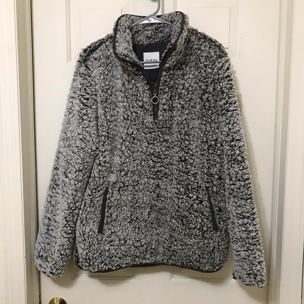 Ivy & Leo grey fleece pullover.